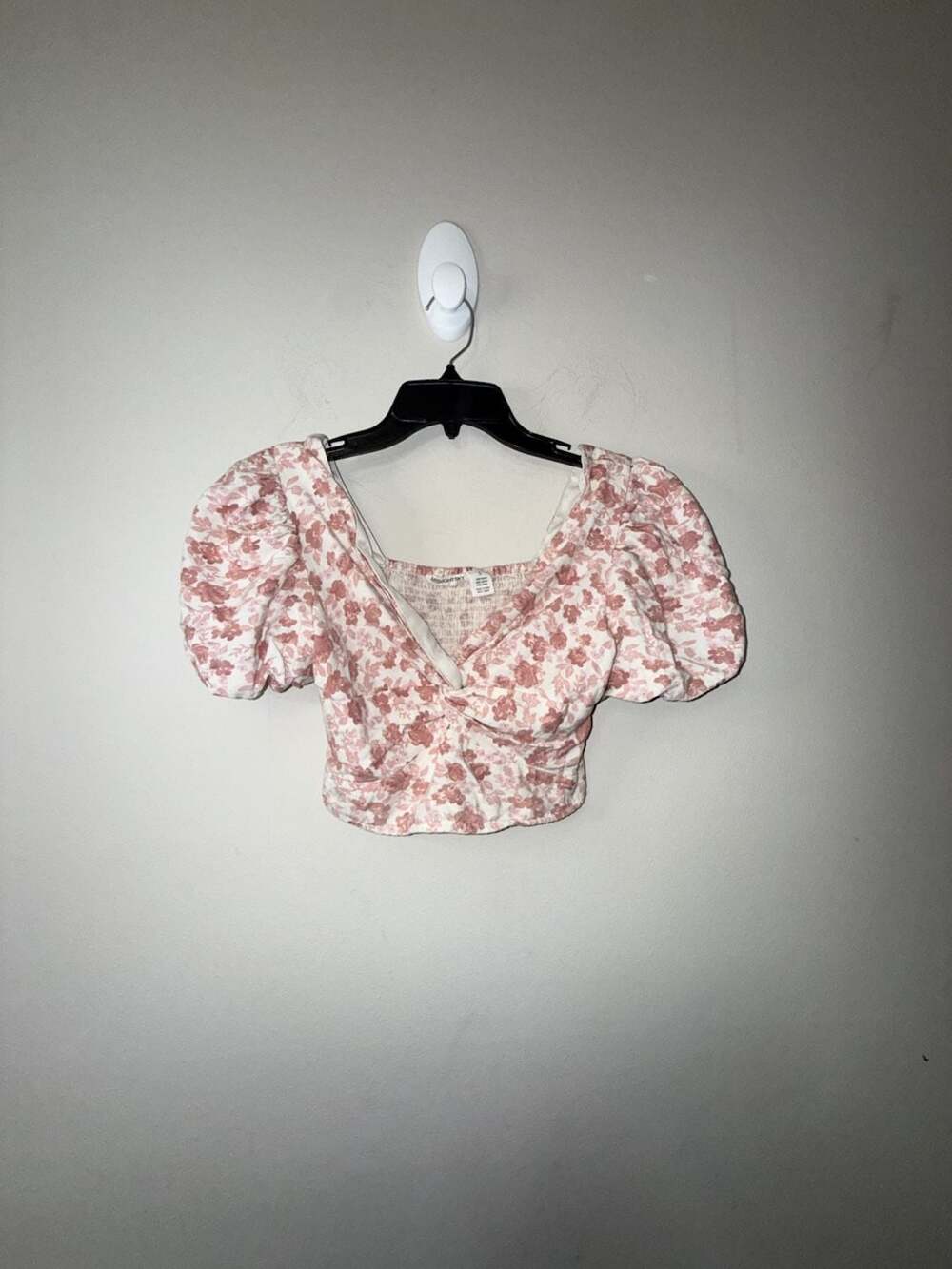 Midnight Sky Women's Pink Floral Smocked Puff Sleeve Crop Top